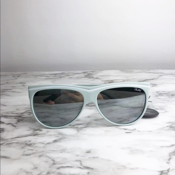 💞SOLD💞NWT Quay Mint Hollywood Nights Sunglasses - Picture 2 of 7